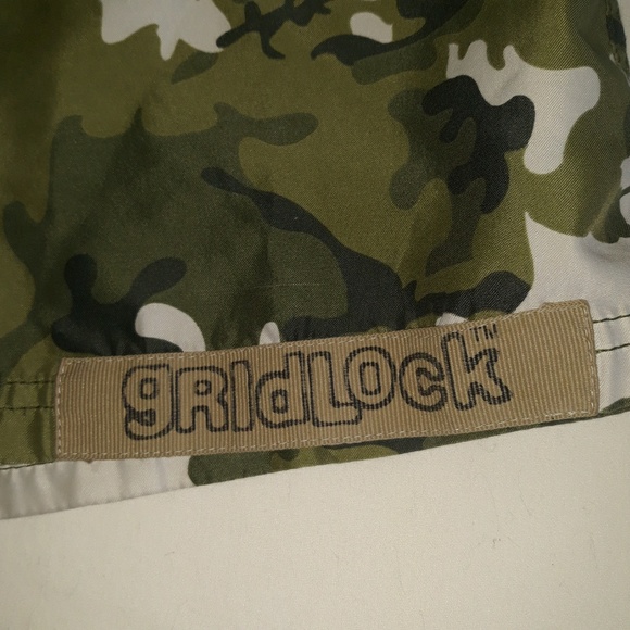 Gridlock Camo shorts, size Large - Picture 2 of 5